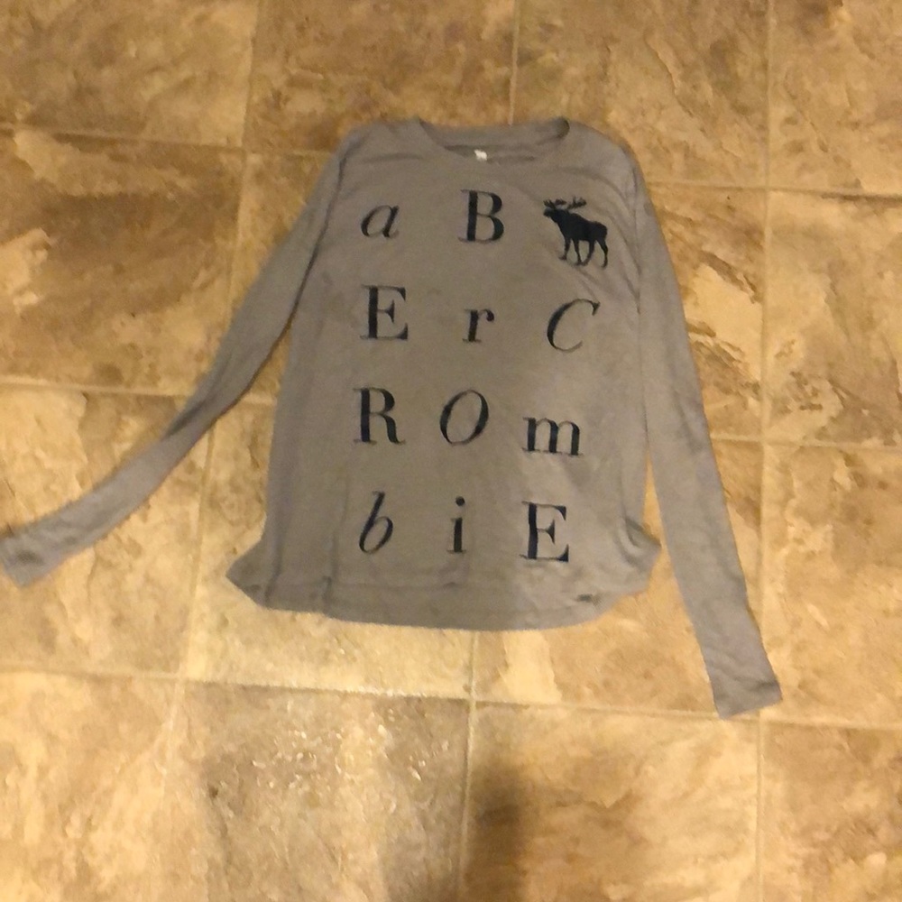 Gray long sleeve shirt